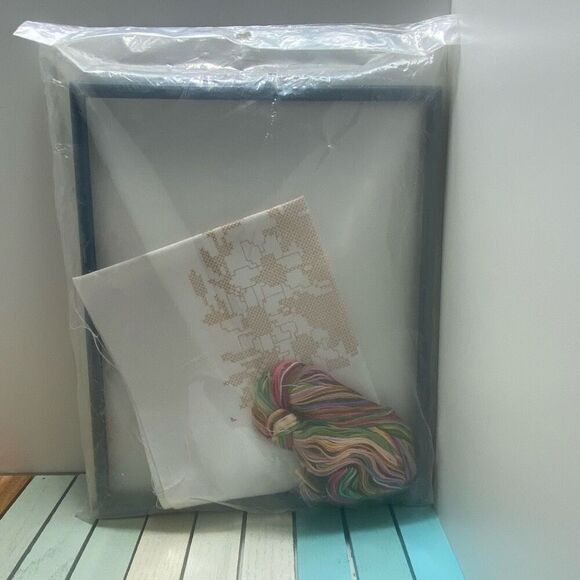 Golden Bee Stamped Cross Stitch Kits Fruit Basket & Shells Daisies Vintage Lot - Picture 3 of 5